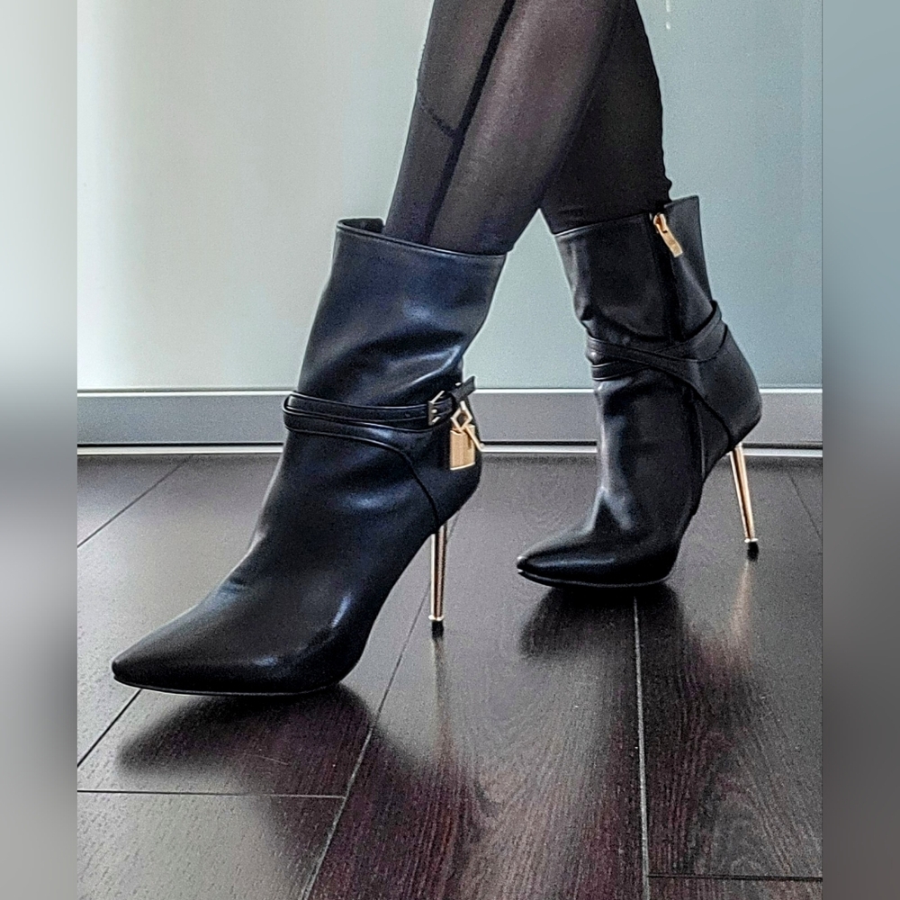 Black genuine leather stiletto ankle boots  NEW 7.5